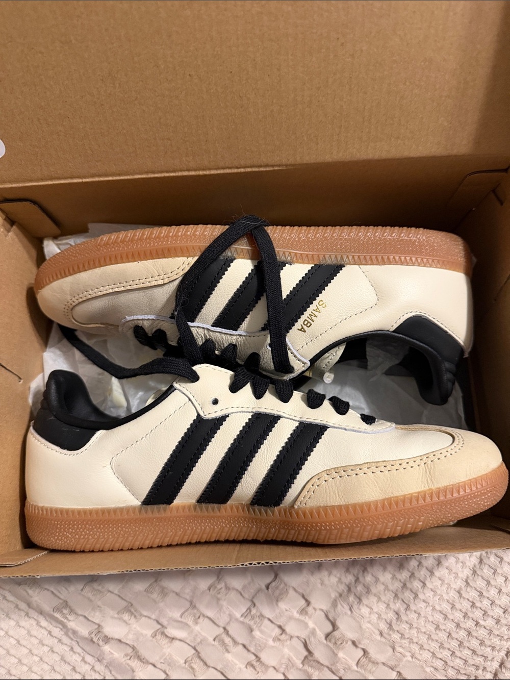 Beige adidas samba